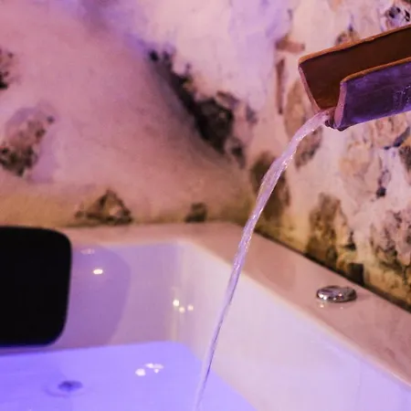 Santo's House Luxury - Idromassaggio E Doccia Emozionale 펜션 산토스테파노디세싸니오