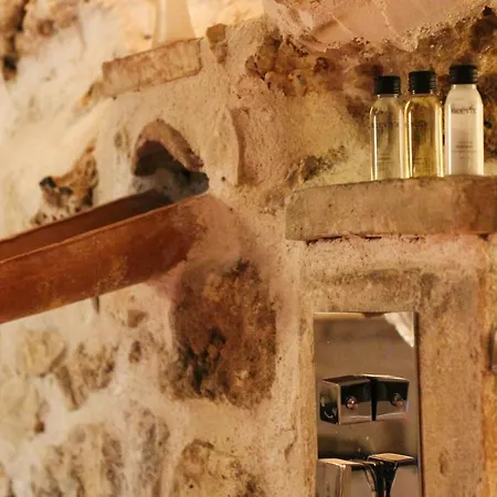 Santo's House Luxury - Idromassaggio E Doccia Emozionale