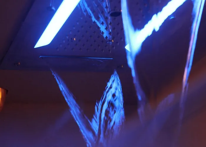 Santo's House Luxury - Idromassaggio E Doccia Emozionale